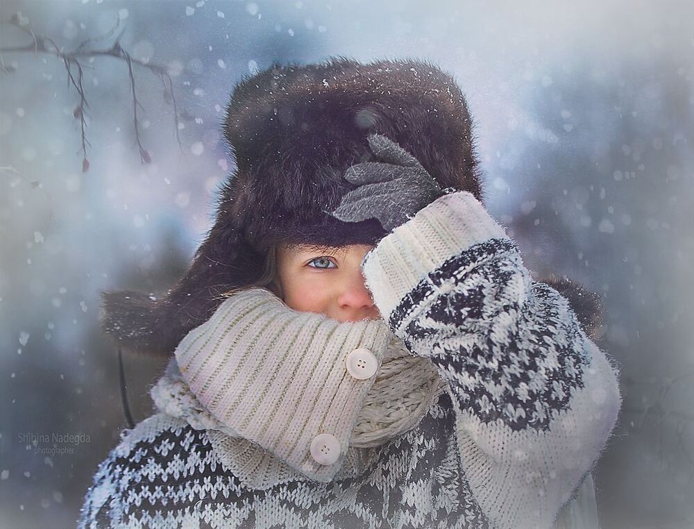 Падал прошлогодний снег....
