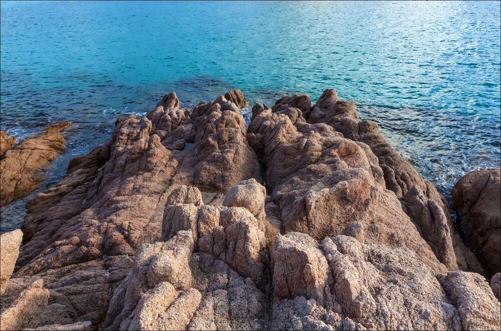 Лежащие в море