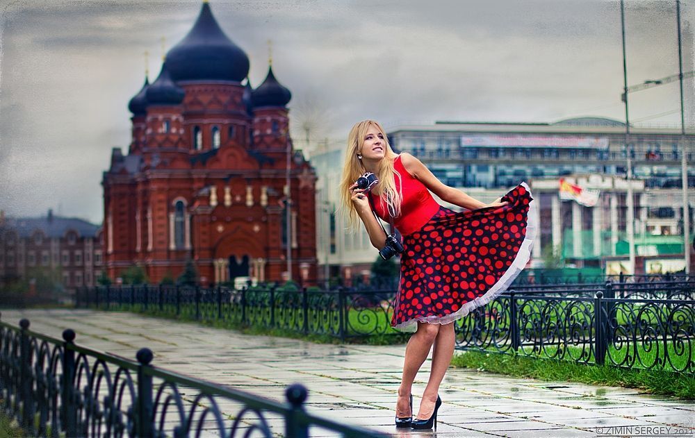 девушка и фотоаппарат
