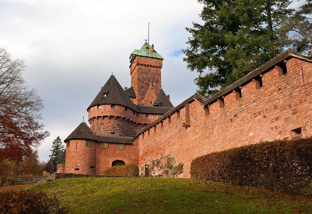 Le Ch&acirc;teau Du Haut Koenigsbourg, Alsace и его окрестности
