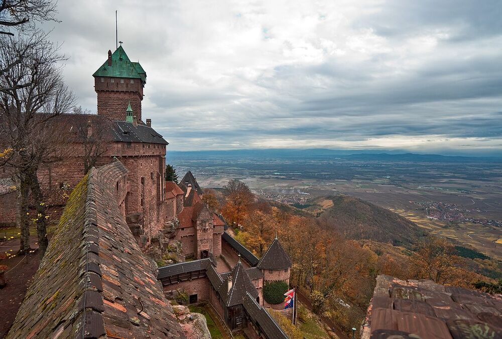 Le Ch&acirc;teau Du Haut Koenigsbourg, Alsace и его окрестности