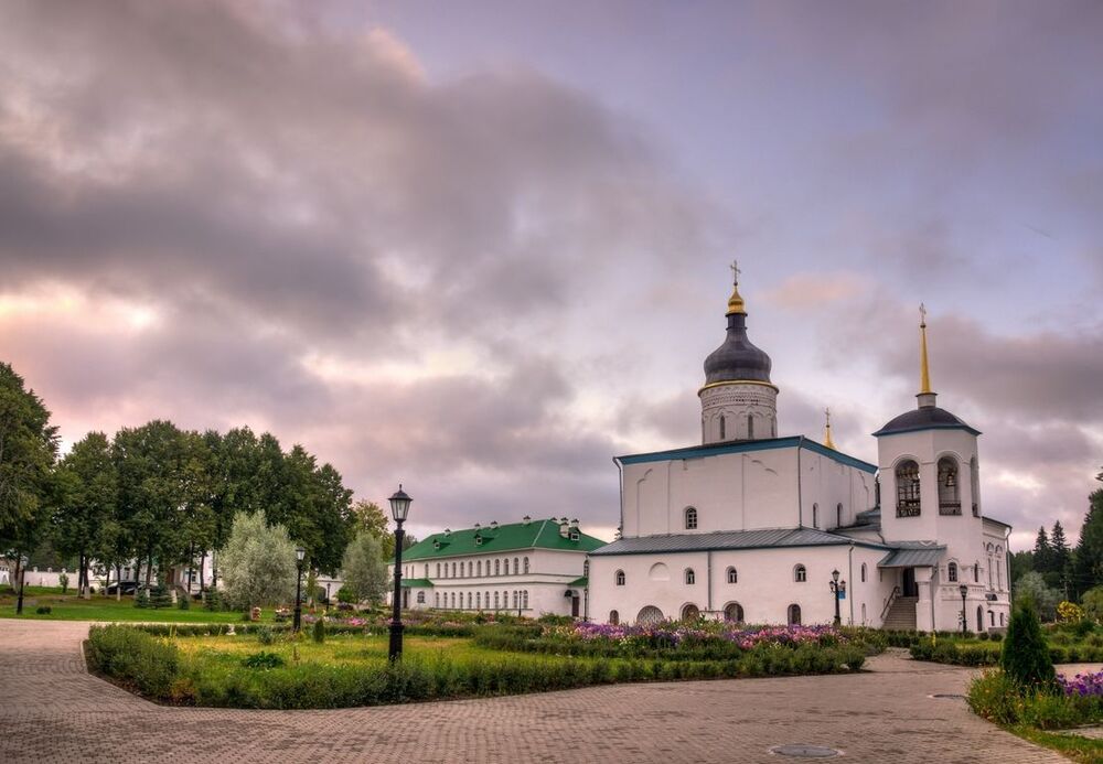 Спасо-Елеазаровский женский монастырь.
