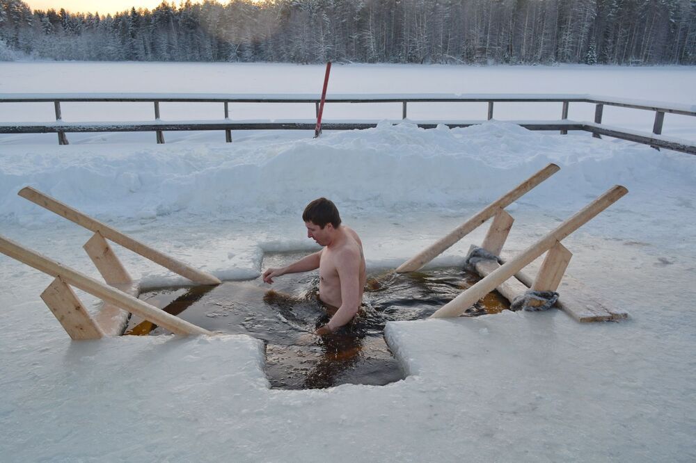 В воде не теплее