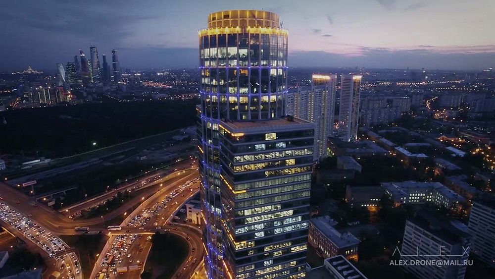 над вечерней Москвой