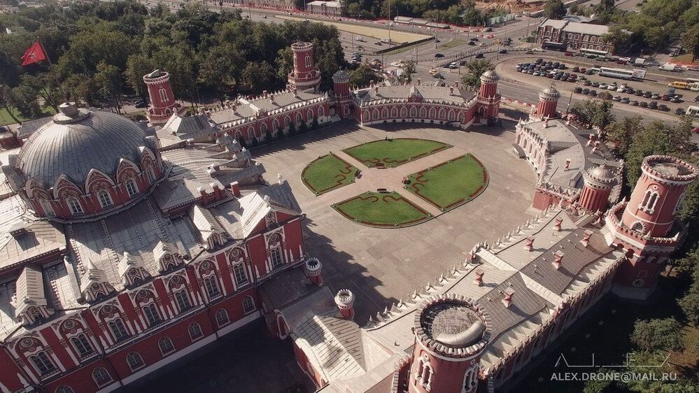 над Москвой 2