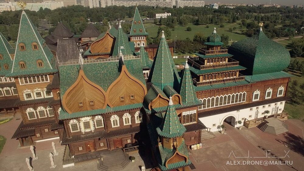 над Москвой 2