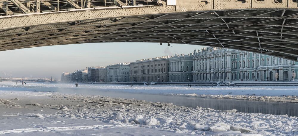 Walk on the Neva
