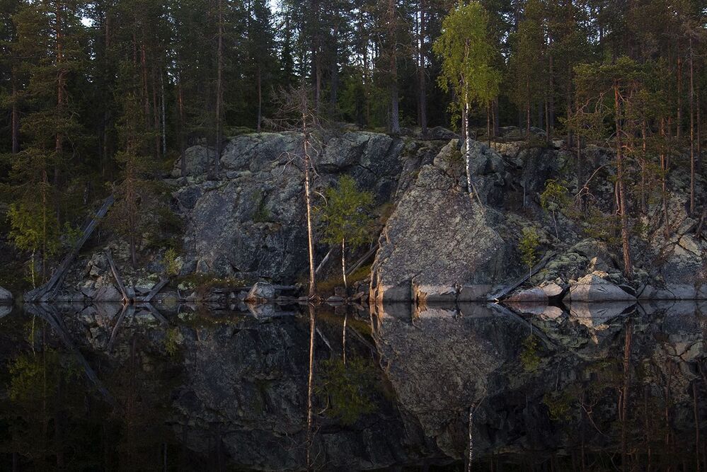 Вдоль скалистых берегов