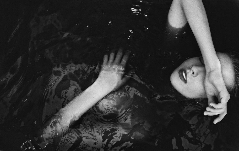 Portraits of Tanya in water