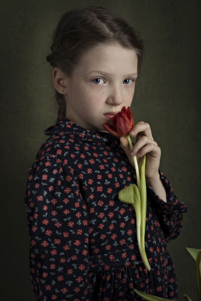 Marina with tulips