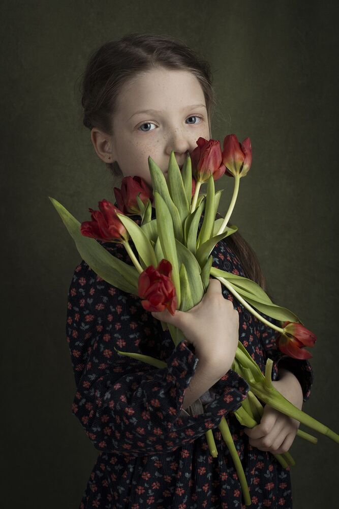 Marina with tulips