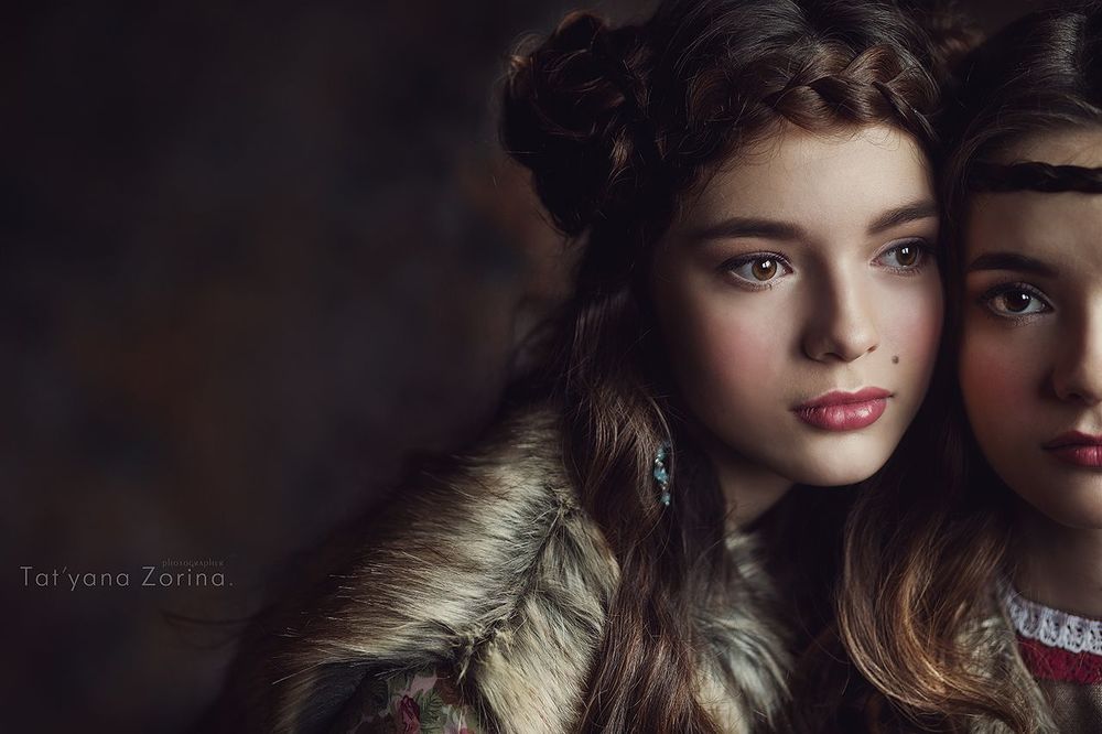 Сестры.