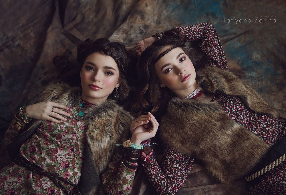 Сестры.