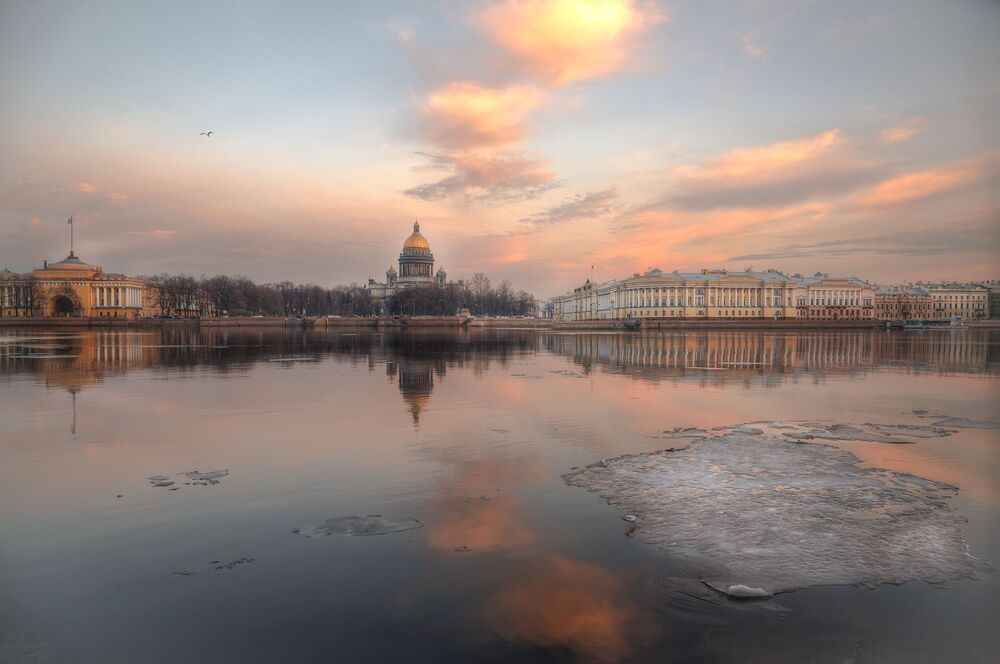 конец марта. Санкт-Петербург