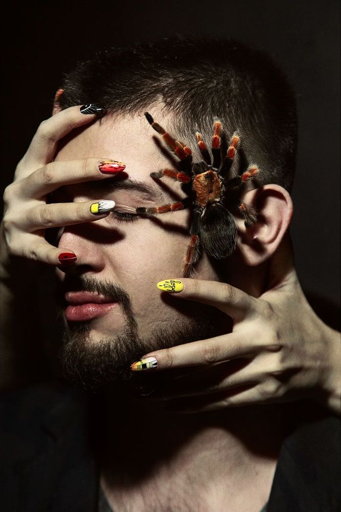 XY
ph: Lev Ro
barbershop Man-Man
Hot-Hands
