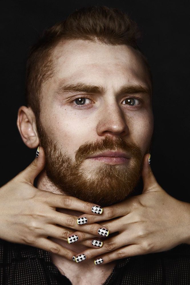 XY
ph: Lev Ro
barbershop Man-Man
Hot-Hands