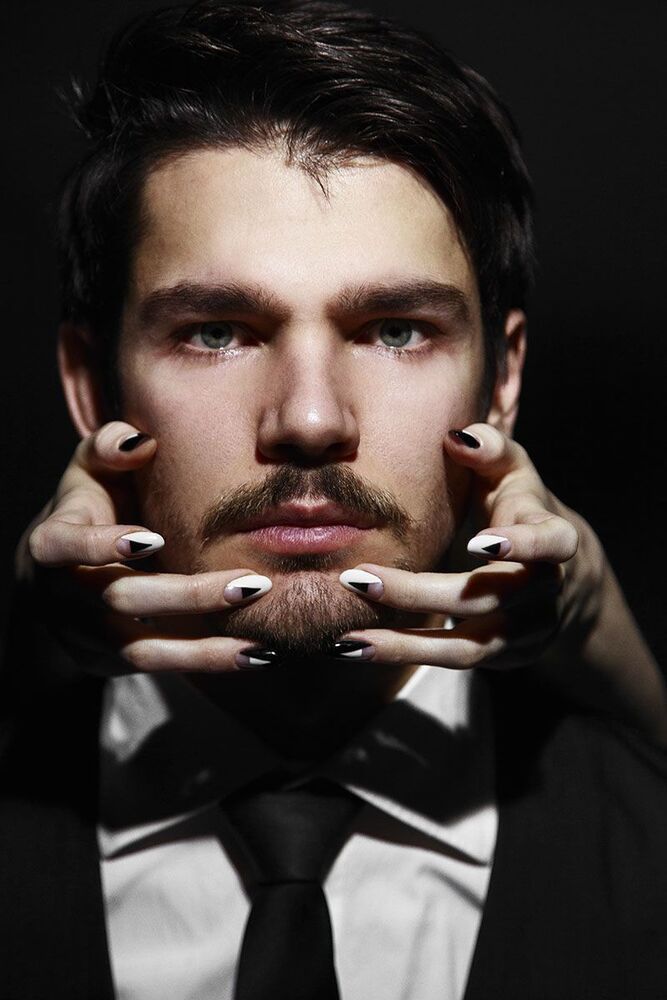 XY
ph: Lev Ro
barbershop Man-Man
Hot-Hands