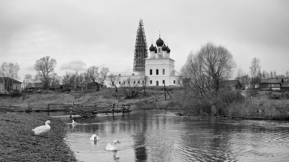 Сельские апрельские. Из серии