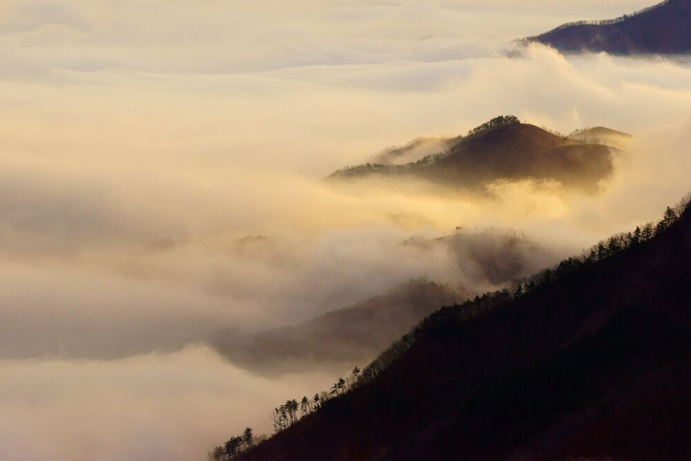 Clouds on the mountain