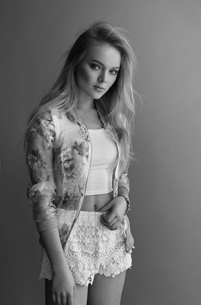 Photo: Roman Labasta
Mua,Hair: Ksenia Varankina
Model: Kristina Zonova