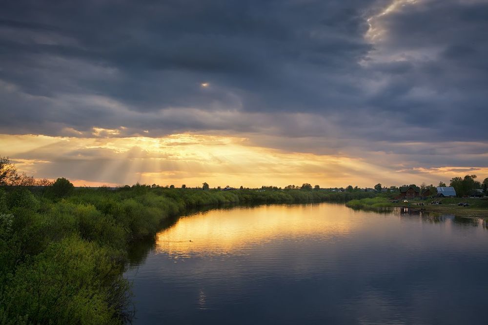Закат у монастырских стен