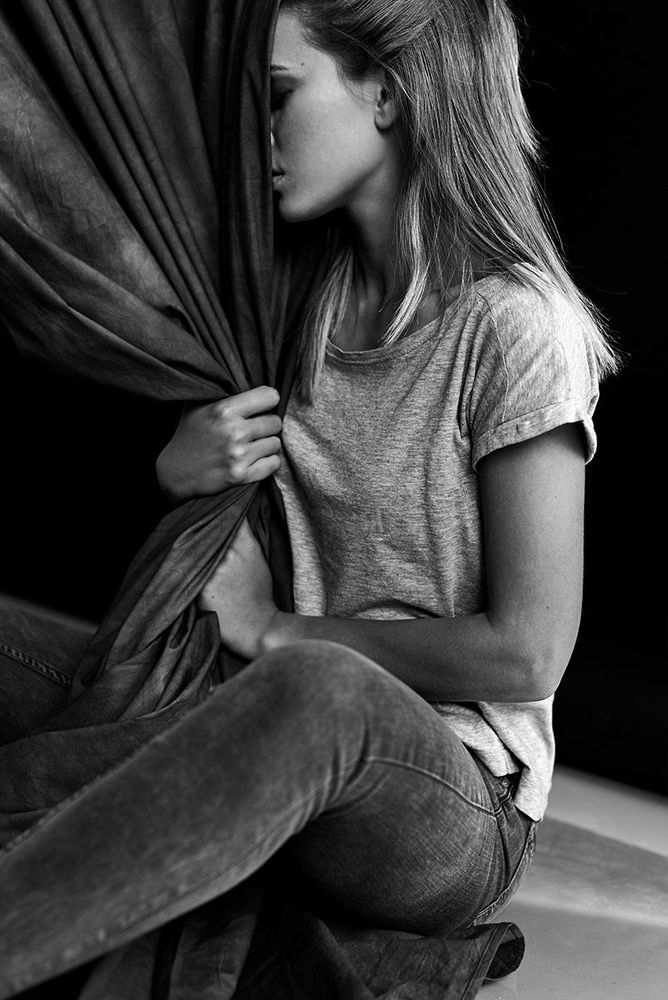 Photo: Roman Labasta
Mua: Olga Romanova
Hair stylist: Lambrianidis Evgenia
Model: Rebekka Karpas