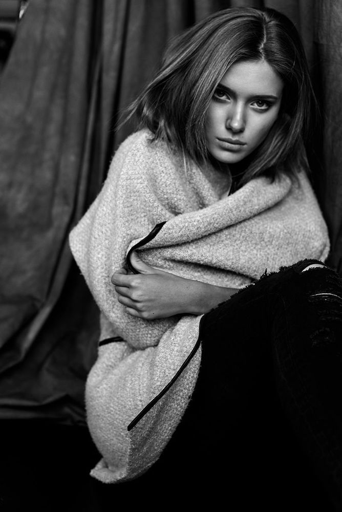Photo: Roman Labasta
Mua: Olga Romanova
Hair stylist: Lambrianidis Evgenia
Model: Rebekka Karpas