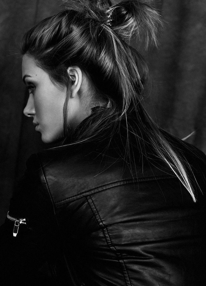 Photo: Roman Labasta
Mua: Olga Romanova
Hair stylist: Lambrianidis Evgenia
Model: Rebekka Karpas