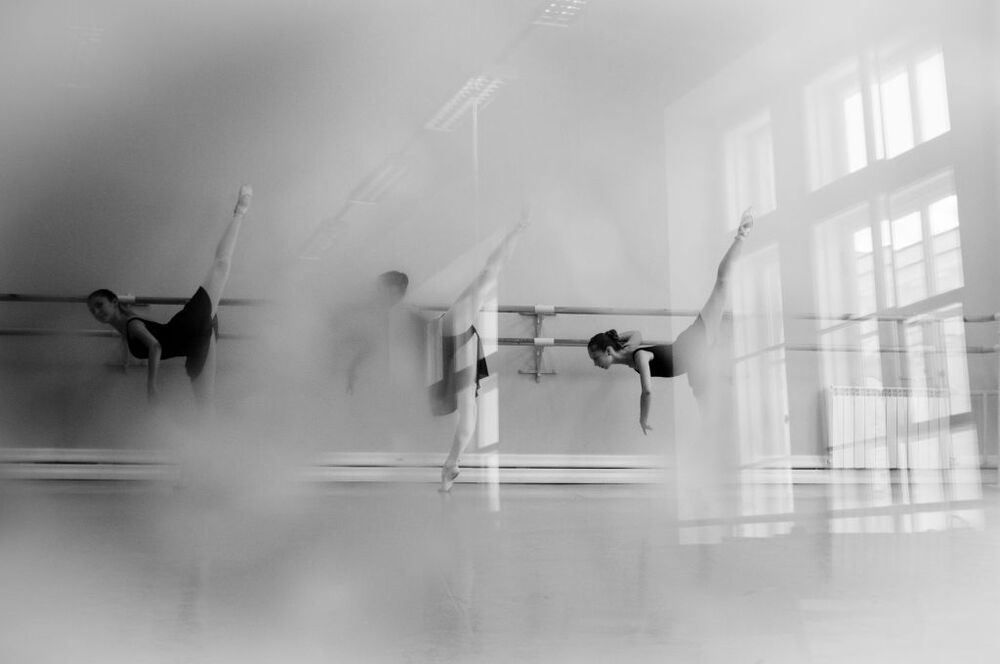 ballet,b/w