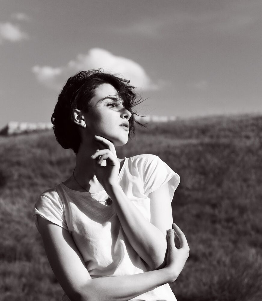 B&W