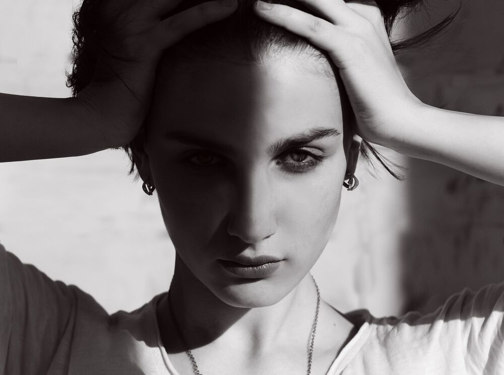 B&W