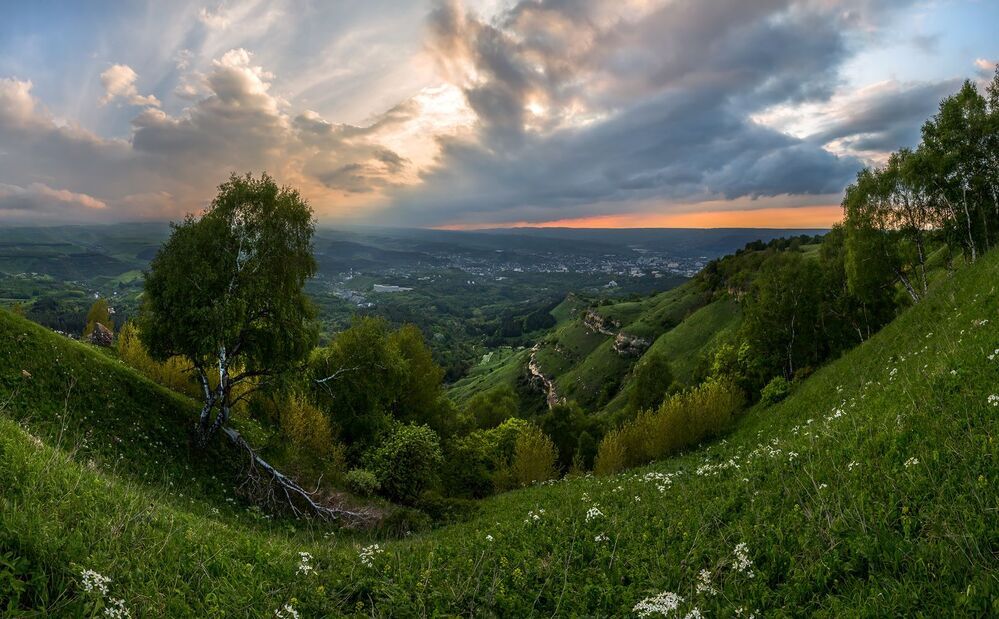 Виды на вершине горы Малое Седло.