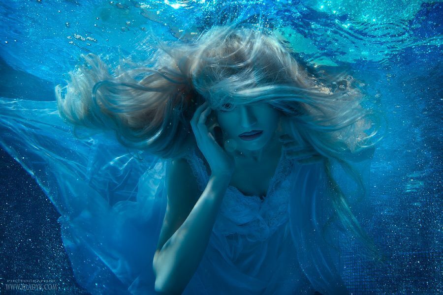 underwater 	