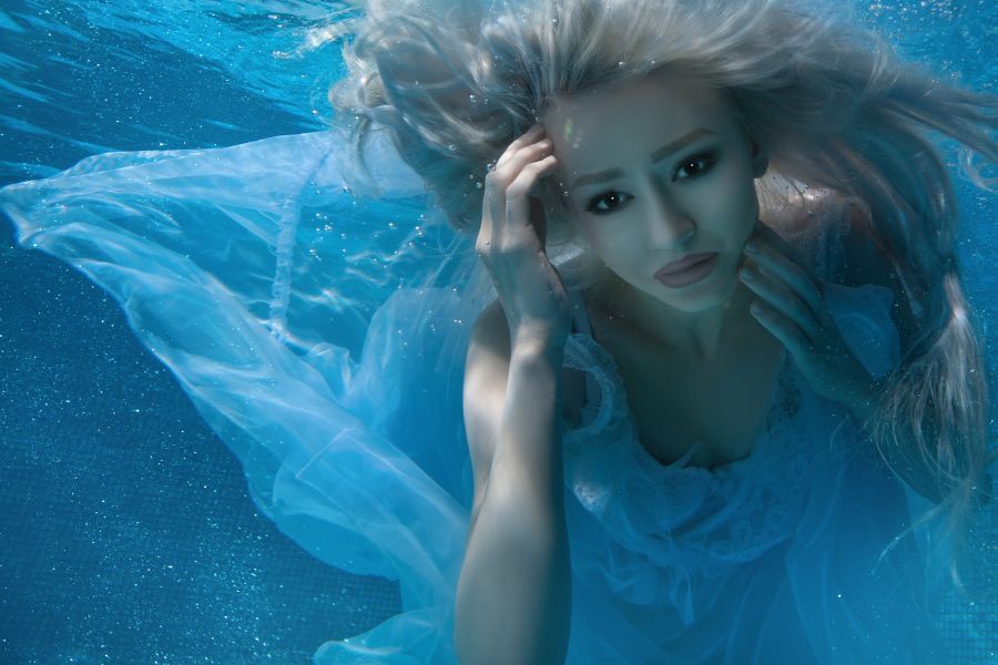 underwater 	