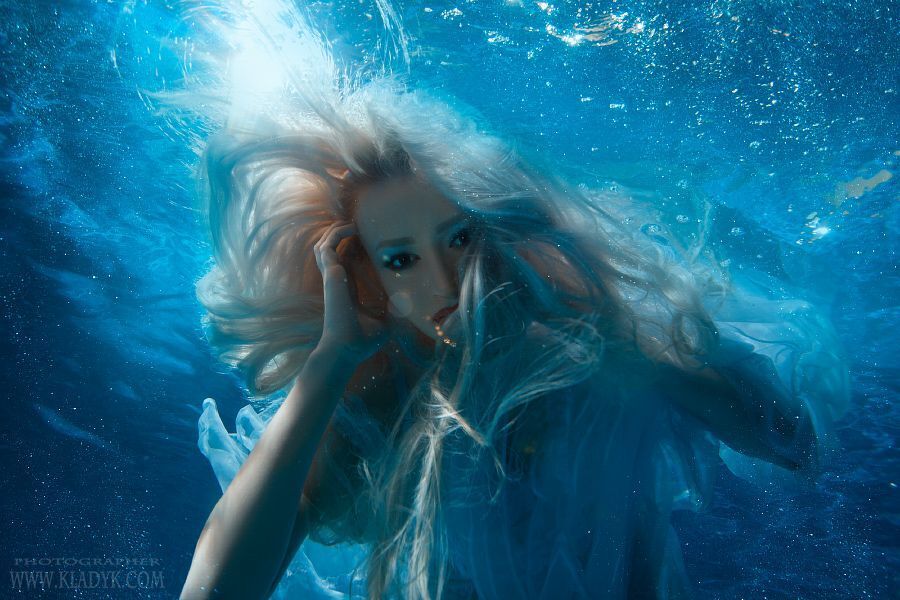 underwater 	