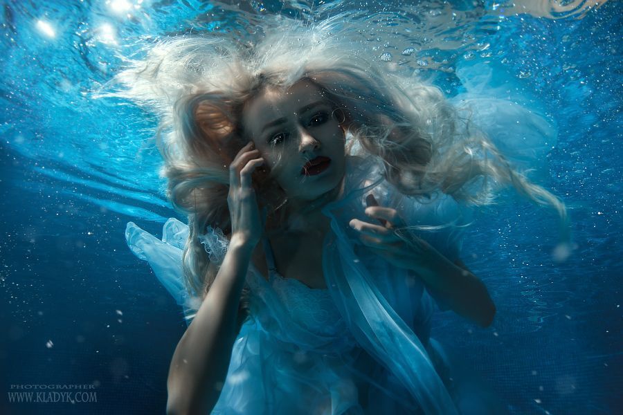 underwater 	