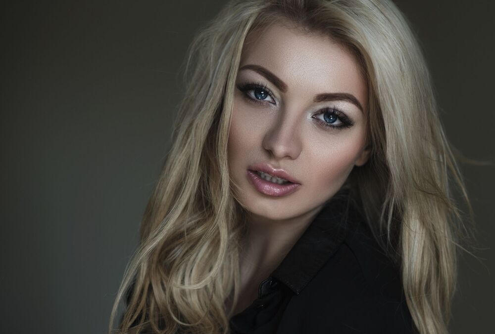 Ph: Андрей Фирсов,
Md: Яна Логинова,
Retoucher: Кирилл Ник.