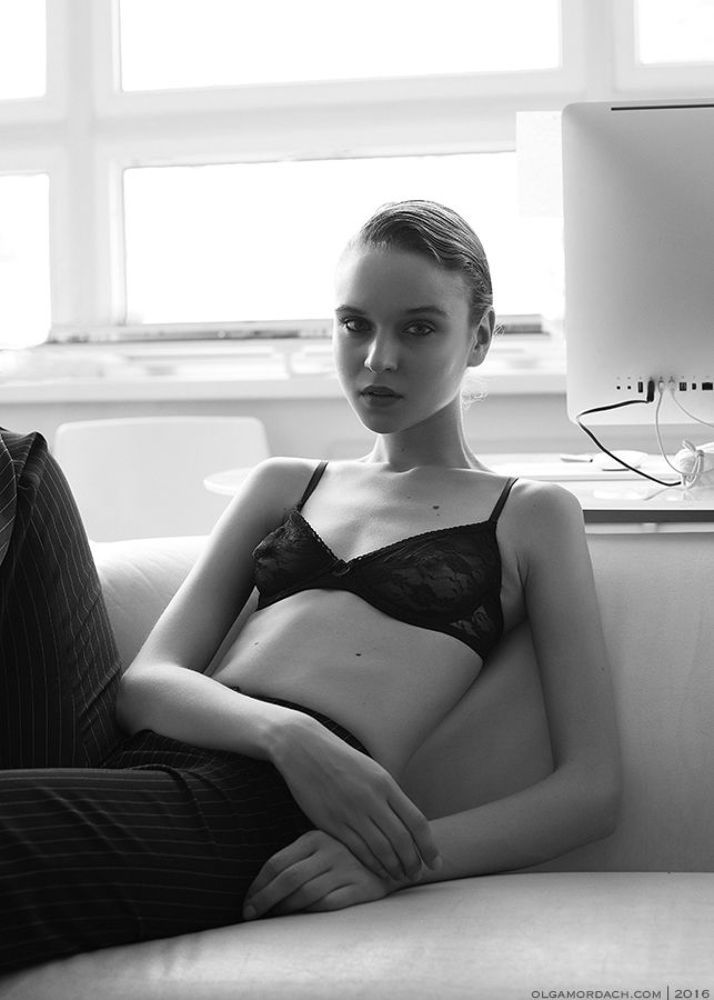 Alena S. /AVANT