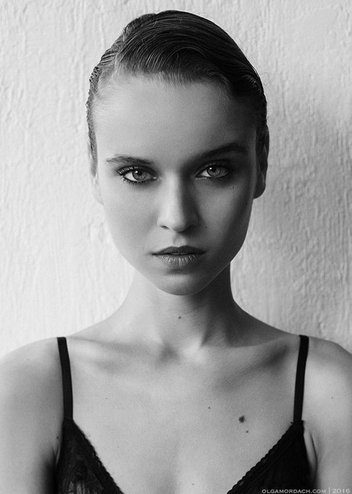 Alena S. /AVANT