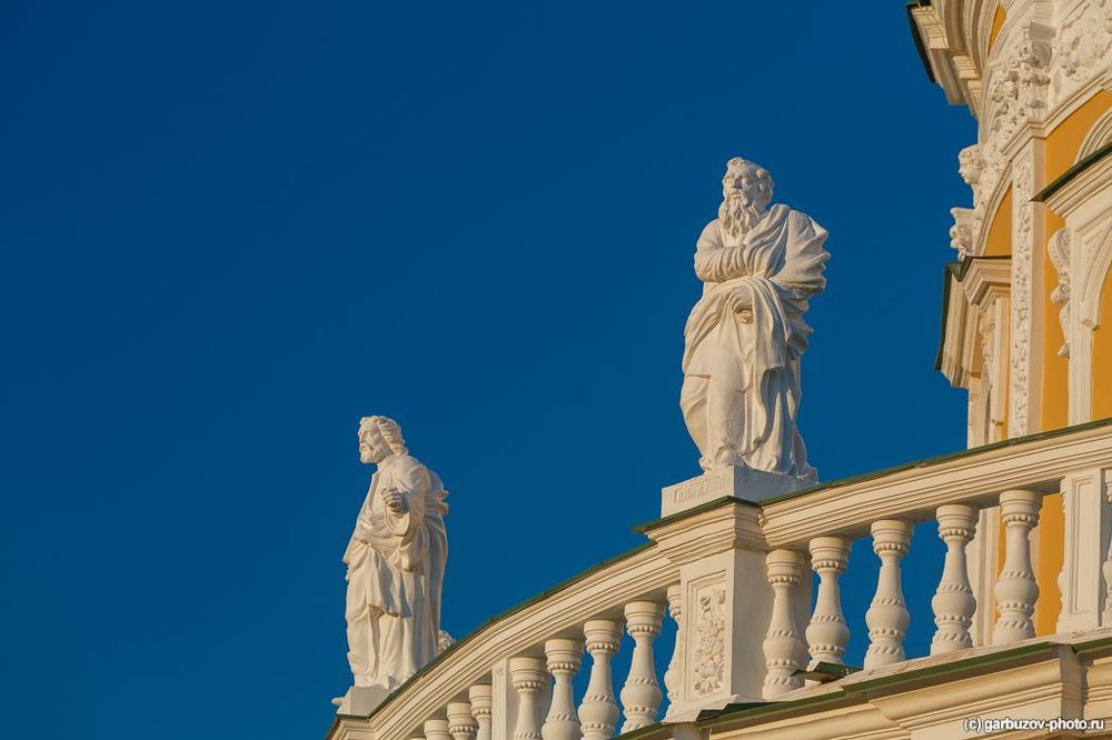 Храм сплошных загадок