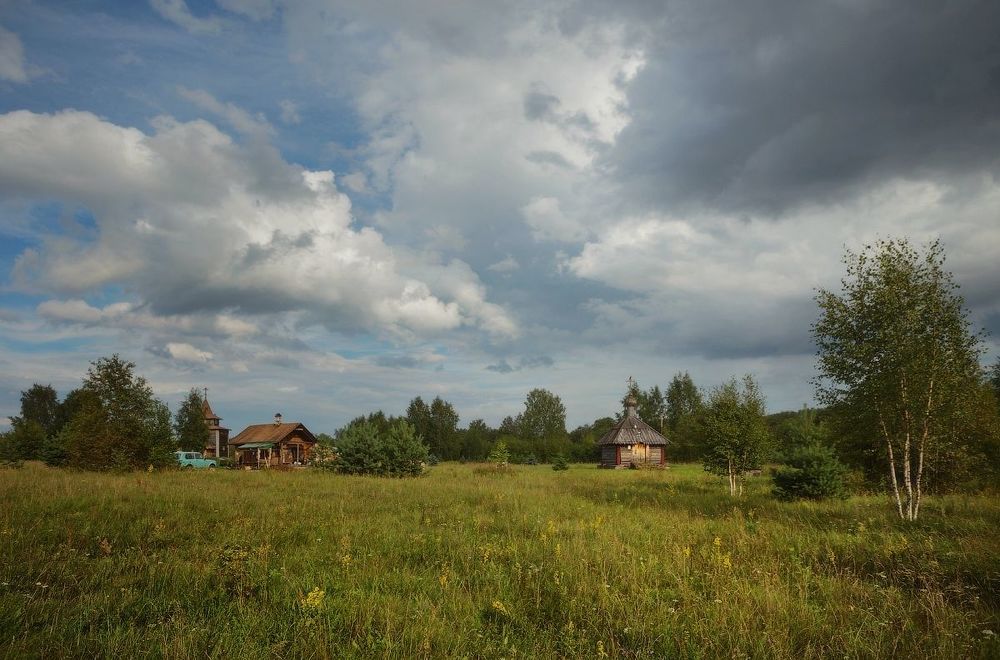 Основанное, при впадении в Неву реки Мойки, Резановым сельцо Резановское, с 1800 г. именовалось как мыза Анинская, затем Новая Ивановская, село Анненское, Мойка. С 2010 г. место сие именуется - Анинский (Анненский) погост.
