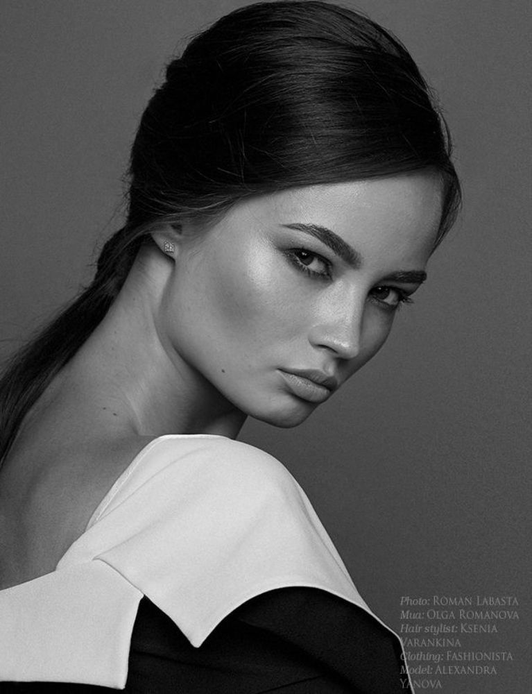 Photo: Roman Labasta
Mua: Olga Romanova
Hair stylist: Ksenia Varankina
Clothing: Fashionista
Model: Alexandra Yanova