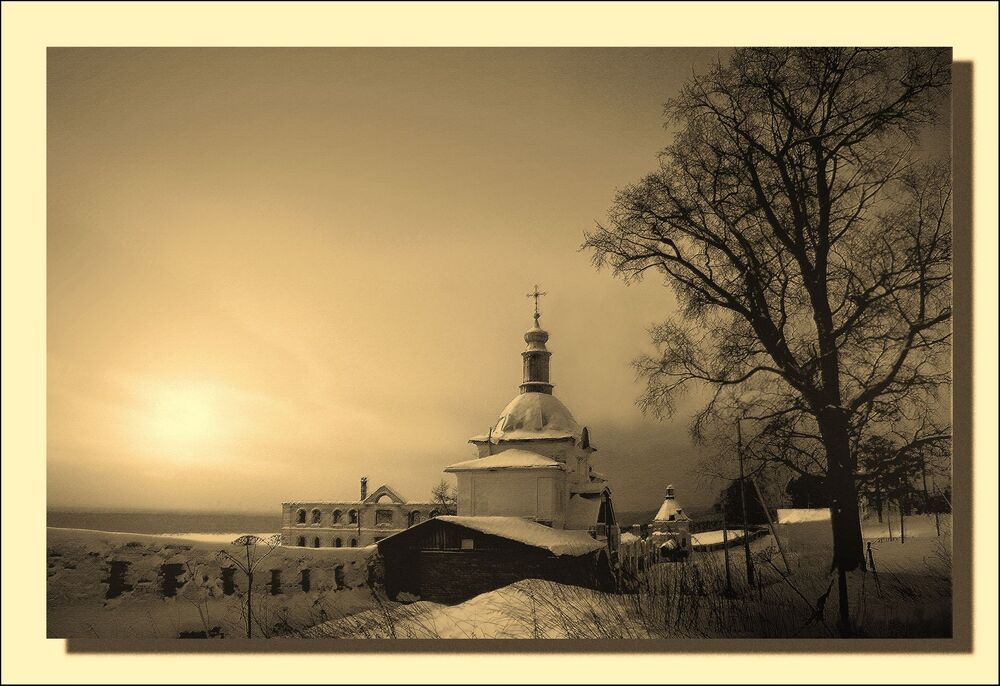 Ночь в Ульяновском монастыре.