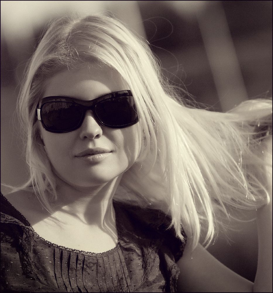 ---= Under Cover Girl =---