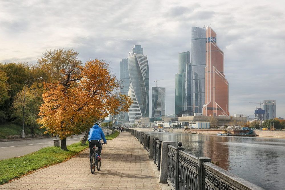 Осень в городе. С видом на Москва-Сити.