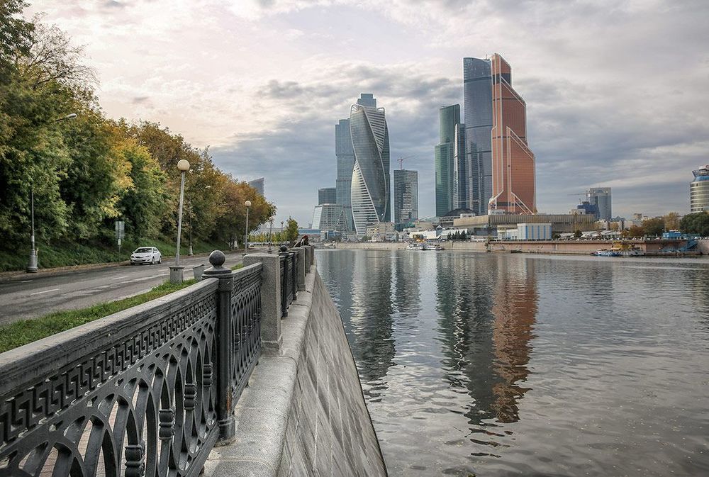 Осень в городе. С видом на Москва-Сити.