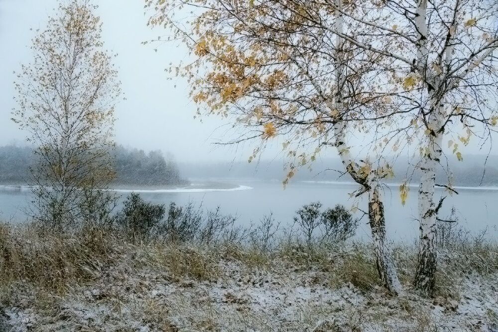 Первый снег на Оке в октябре