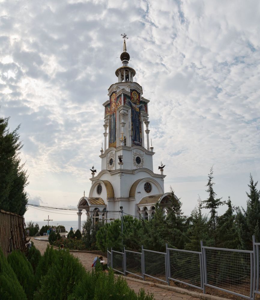 Храм-маяк святого Николая Чудотворца.