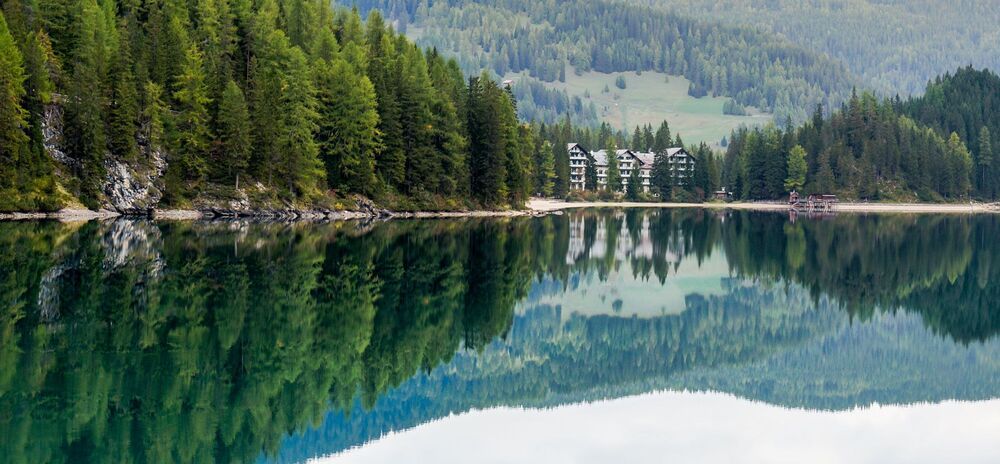 Reflections of The Braise lake