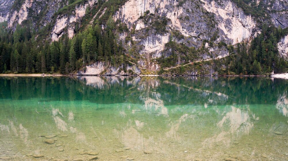 Reflections of The Braise lake